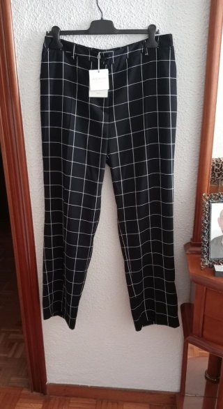 Conjunto body y pantalón cuadros. Sin estrenar