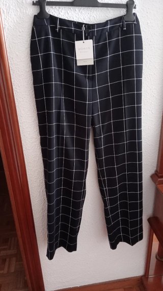 Conjunto body y pantalón cuadros. Sin estrenar