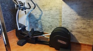 Urge vender máquinas de gimnasio.