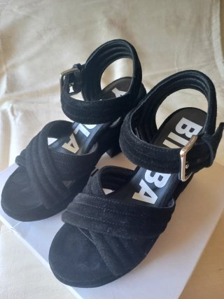 Sandalias Bimba y Lola Negras