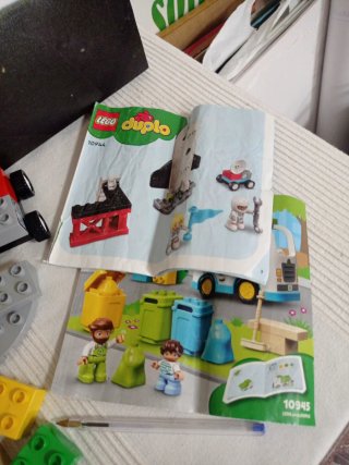 Lego Duplo: Avión, Camión y Figuras