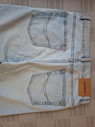 Vaqueros Pull&Bear azul claro Talla 40