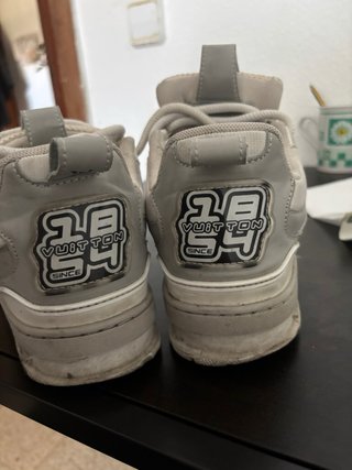 Louis Vuitton Skate Grises y Blancas