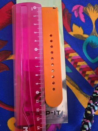 Correa de reloj naranja con hebilla