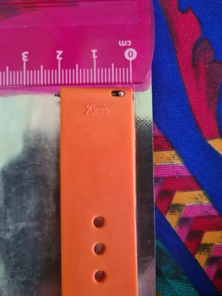 Correa de reloj naranja con hebilla