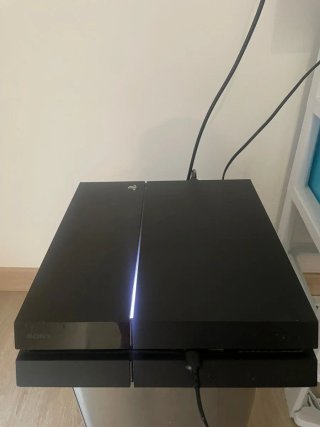 PS4 (PlayStation 4) + 2 Juegos