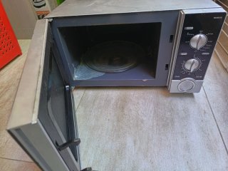 Microondas Hitachi MGM23S