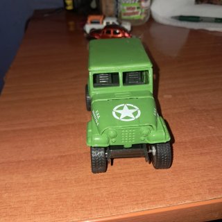 Coche Jeep Militar a Escala Verde