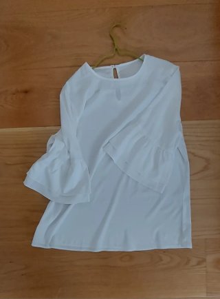 Blusa blanca mangas volantes poliester
