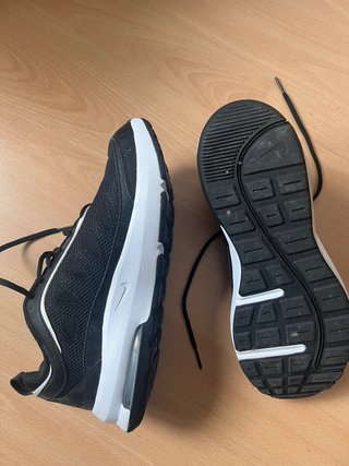 Tênis Nike Air Max Preto e Branco