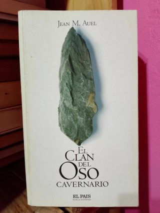 Libro "El clan del oso cavernario" de Jean M. Auel