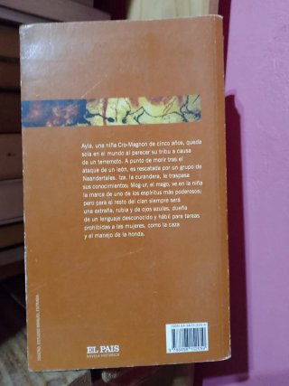 Libro "El clan del oso cavernario" de Jean M. Auel