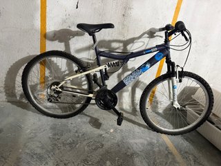 Bicicleta de montaña doble suspensión
