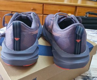 Asics Novablast 5 Morado Naranja