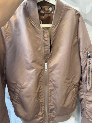 Chaqueta Bomber Alpha Industries edición exclusiva
