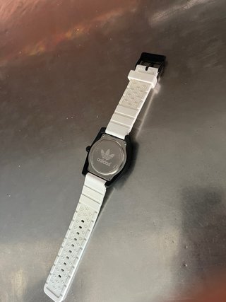 Reloj Adidas Blanco y Negro Original
