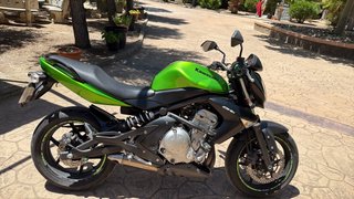 Kawasaki ER6n Naked Verde y Negra
