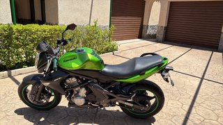 Kawasaki ER6n Naked Verde y Negra