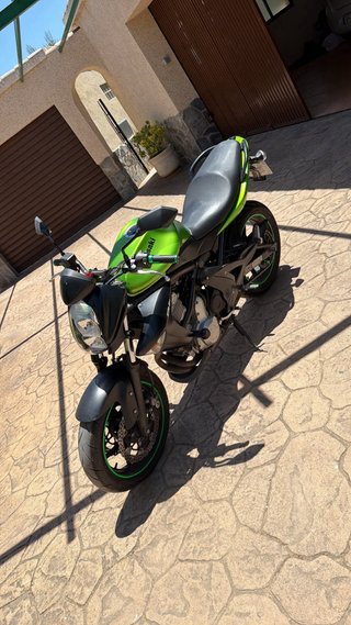 Kawasaki ER6n Naked Verde y Negra