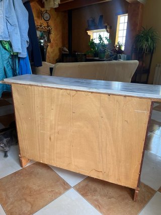 Mueble recibidor con mármol