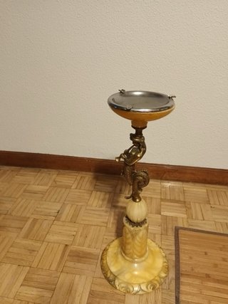 Cenicero Bronce y Alabastro Figura Hombre