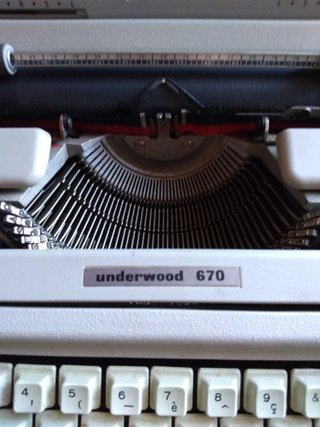Macchina da scrivere Olivetti Underwood 670