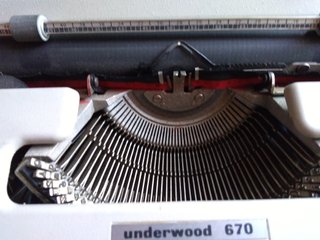 Macchina da scrivere Olivetti Underwood 670