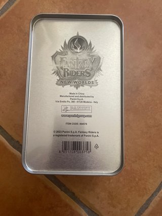 Caja Fantasy Riders Edición + 27 cards edición lim