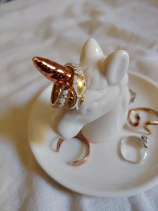 Anillo víbora NO ajustable  Dorado.Esmalte blanco