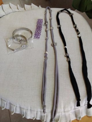 Bracciali e collane con ciondoli