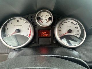Peugeot 207 2007 3500€