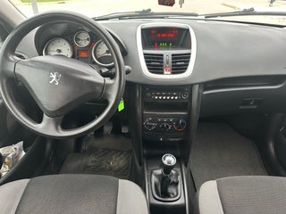 Peugeot 207 2007 3500€