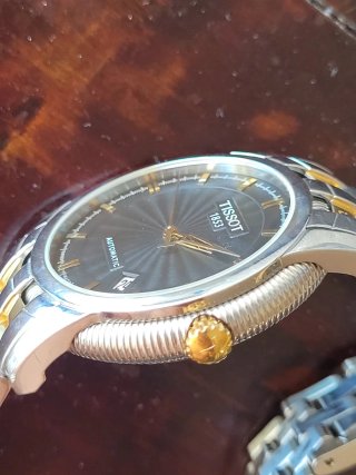 Tissot Automático Esfera gris y Dorada