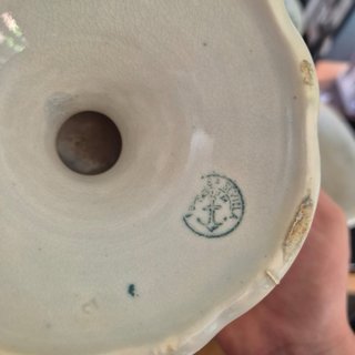 Pieza de cartuja con pedestal