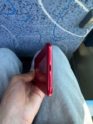 iPhone (PRODUCT)RED