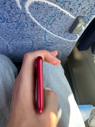 iPhone (PRODUCT)RED