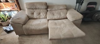 Sofá de tela beige ,con2 motores independientes