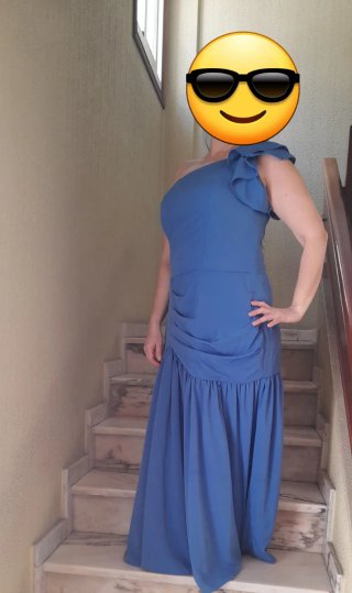 Vestido azul de fiesta asimétrico