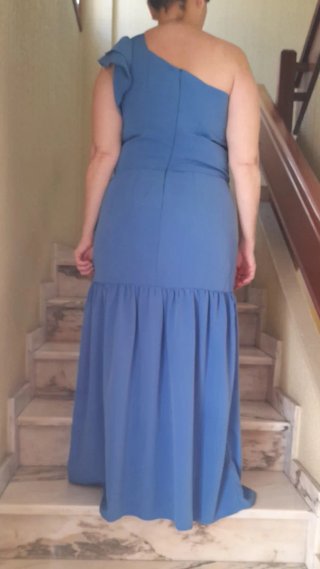 Vestido azul de fiesta asimétrico