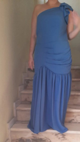 Vestido azul de fiesta asimétrico
