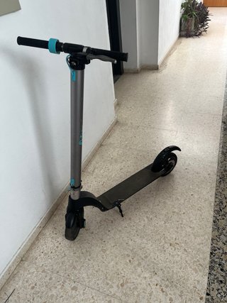 Patinete Eléctrico Gris y Negro