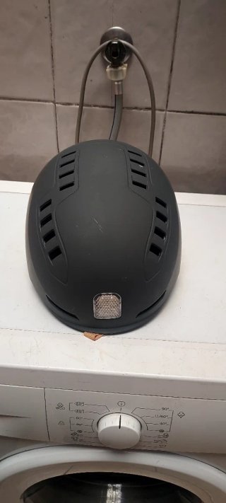 Casco patinaje con luz recargable