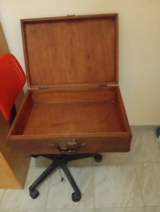 Maleta antigua de madera