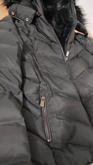 Chaqueta Zara Negra con Capucha