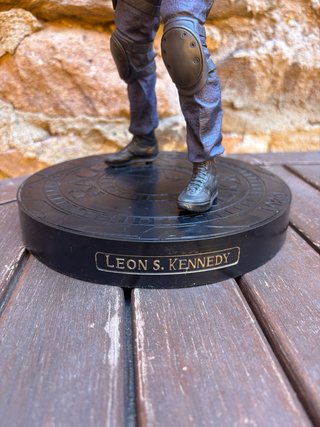 Figura Leon S. Kennedy RE2