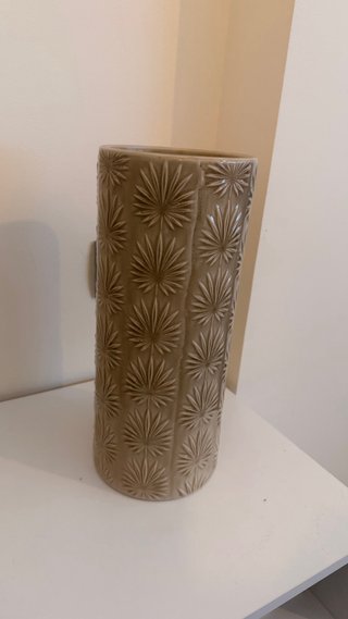 Florero alto de cerámica beige