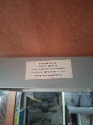 Mesa de comedor de madera