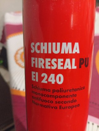 Akfix 805 Schiuma Poliuretanica e schiuma wurth