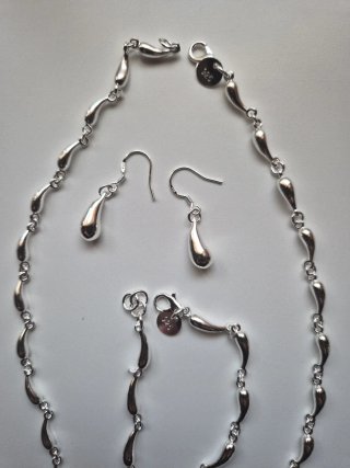 Conjunto de Plata: Collar, Pulsera y Pendientes