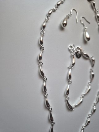 Conjunto de Plata: Collar, Pulsera y Pendientes